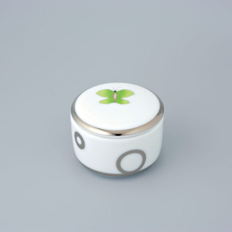 THG CAPUCINE VERT DECOR PLATINE Коробка для таблеток керамическая, круглая &oslash;55 мм., настольная, декор платина/зеленый, цвет белый