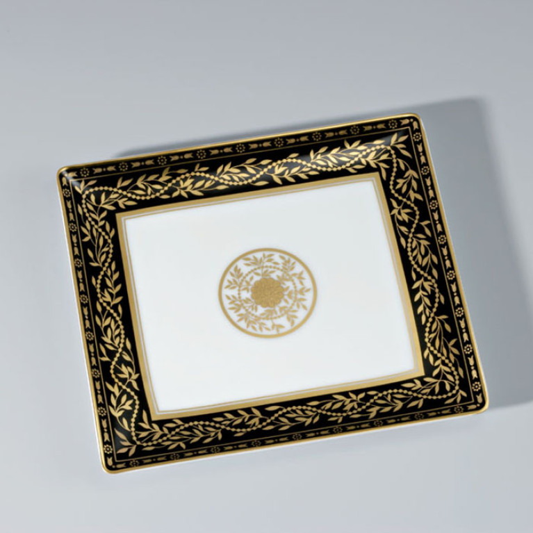 THG MARQUISE NOIR DECOR OR Поднос керамический 171х154 мм., настольный, middle size, декор черный/золото, цвет белый