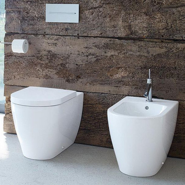 Duravit ME by Starck Унитаз напольный пристенный вариант,  включая крепление, сток горизонтальный, 4,5 л., 370x600мм, Цвет: Белый с WonderGliss
