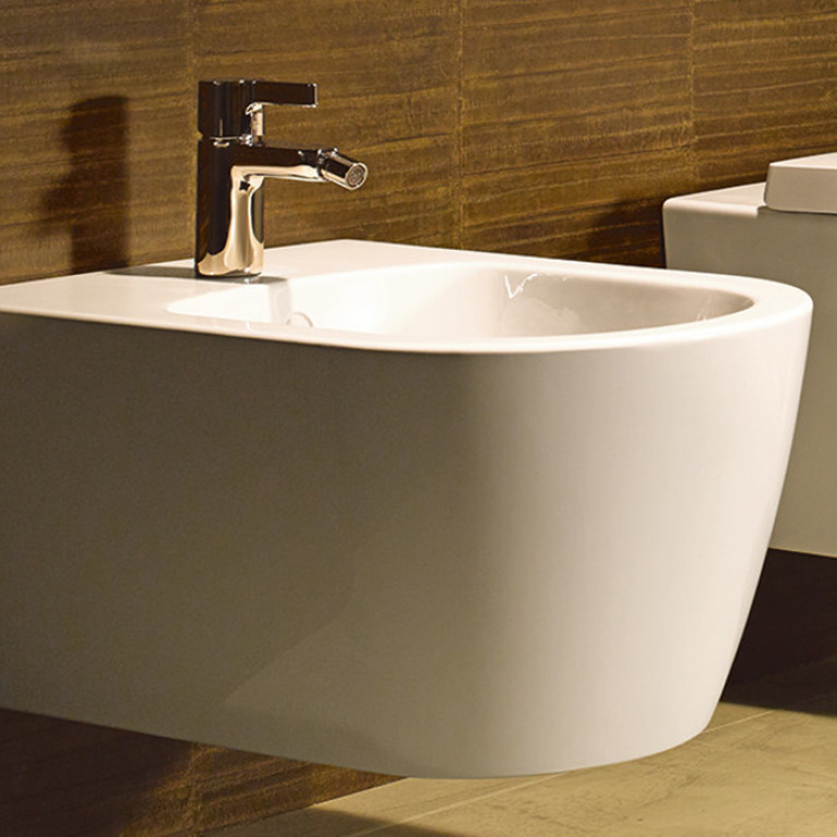 Duravit ME by Starck Биде подвесное компакт с перел., с 1 отв. под смес., вкл. крепление Durafix, 370x480мм, с покрытием WonderGliss Цвет: Белый