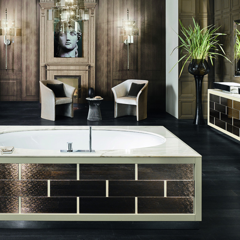 VITAGE milldue edition Ritz Основание для отдельностоящей ванны 2090х1250х615 мм., цоколь сталь, рама глянц лак Mandorla, отделка стекло Golden crash