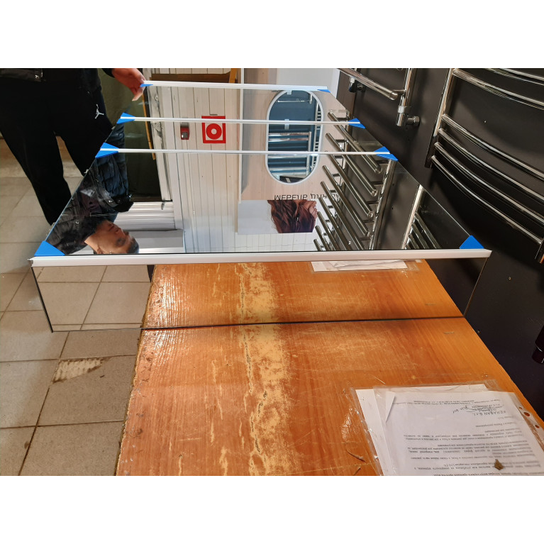 LAUFEN Frame 25 Шкаф зеркальный 1300x150x750 мм, 3 дверки с зеркалом с 2 сторон, 2 розетки, 4 эл  LED подсв.,регулир яркость, без освещения вниз