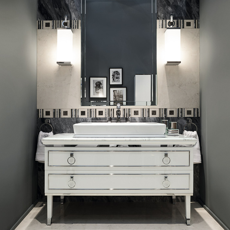 Oasis Murano4 Бра 11х11 см. h69 см. тип установки-настенный, светодиодная подсветка, материал абажура-стекло, цвет абажура-сатинированн