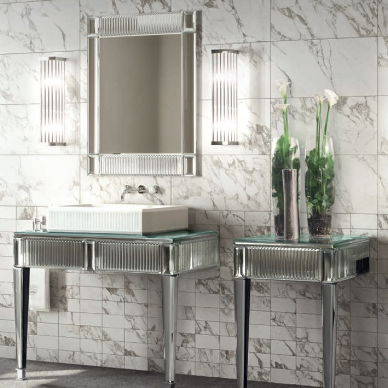 OASIS MURANO1 Светильник настенный 110х100х500 мм., светодиодный, с прозрачными и черными профилями, фурнитура хром