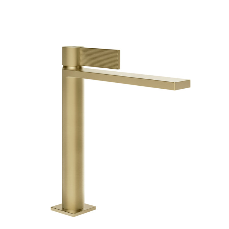 GESSI  INVERSO RIGATO Смеситель для раковины средней длины с донным клапаном StopGo и соединительными шлангами, цвет: Brass Brushed PVD