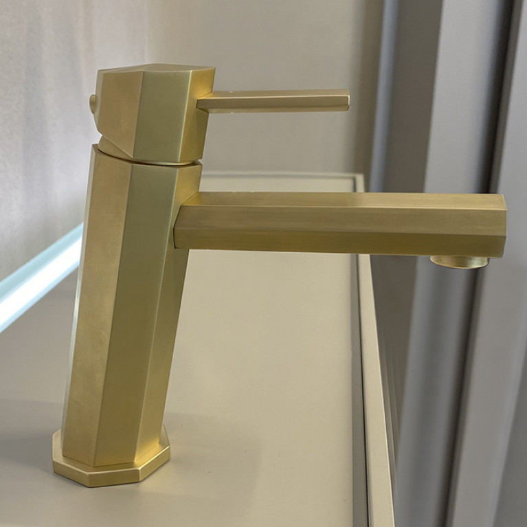 Stella Firenze Смеситель для раковины на 1 отверстие 3222MC, цвет: латунь матовая