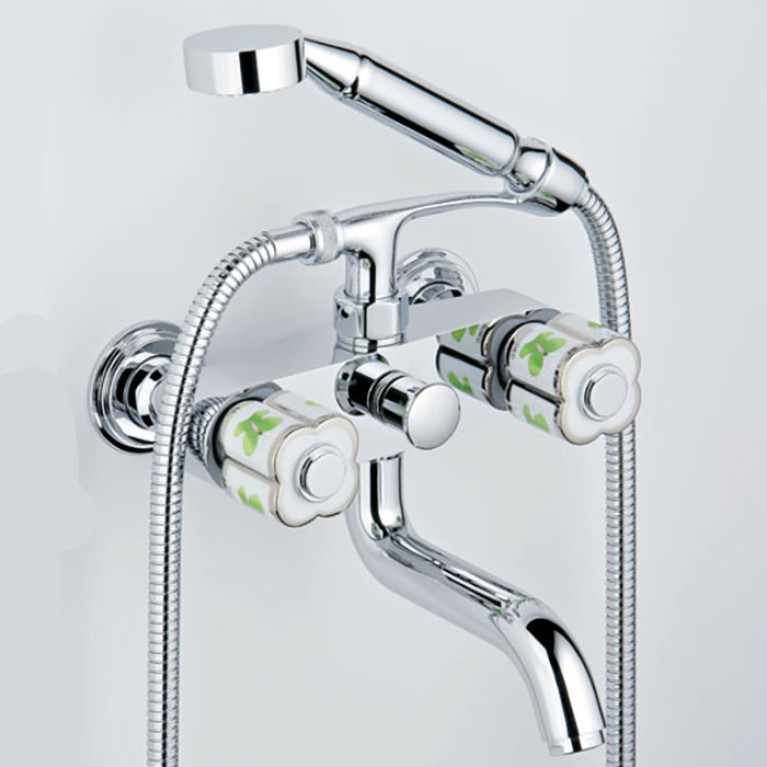 THG CAPUCINE VERT DECOR PLATINE Смеситель для ванны настенный, с ручным душем и шлангом 1500 мм., декор платина/зеленый, цвет хром