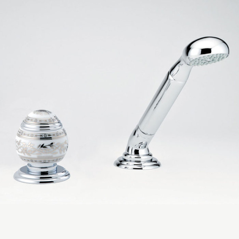 THG MARQUISE BLANC DECOR PLATINE Смеситель на борт ванны на 2 отв, прогрессивный, без излива, с ручным душем, ручки белые, декор платина, цвет хром